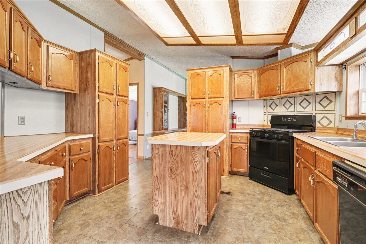 6326 N 7th Street, Kalamazoo, MI, 49009-8869