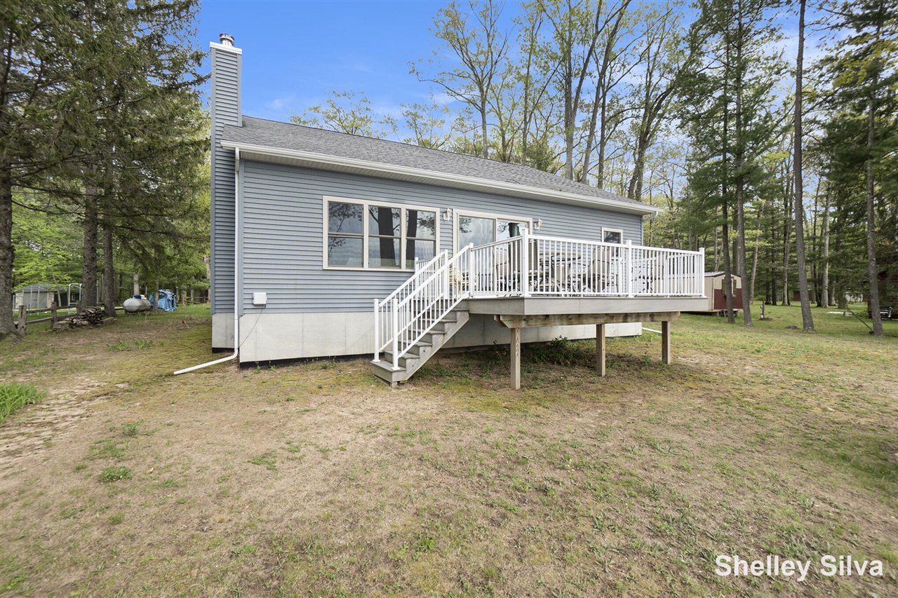 2496 Wolf Lake Drive, Baldwin, MI, 49304-8698