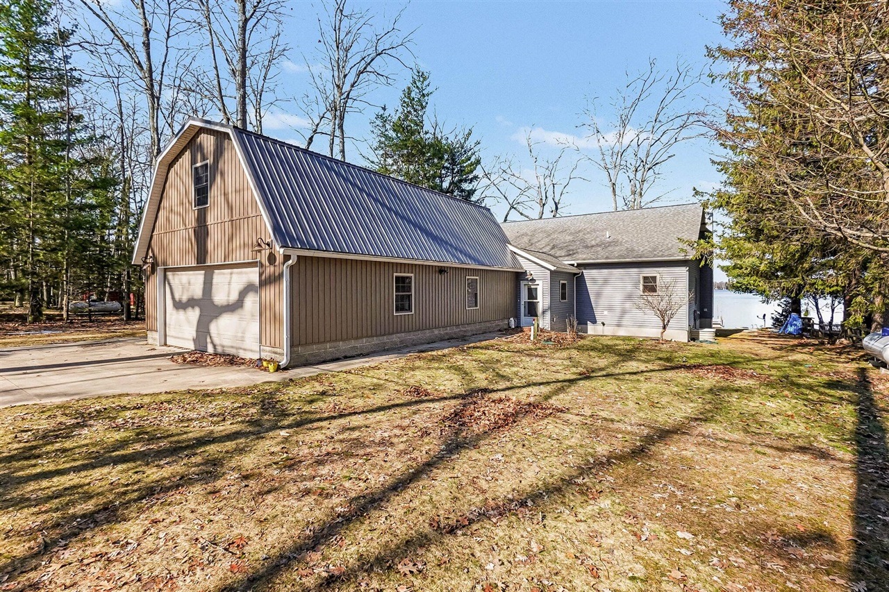 2496 Wolf Lake Drive, Baldwin, MI, 49304-8698
