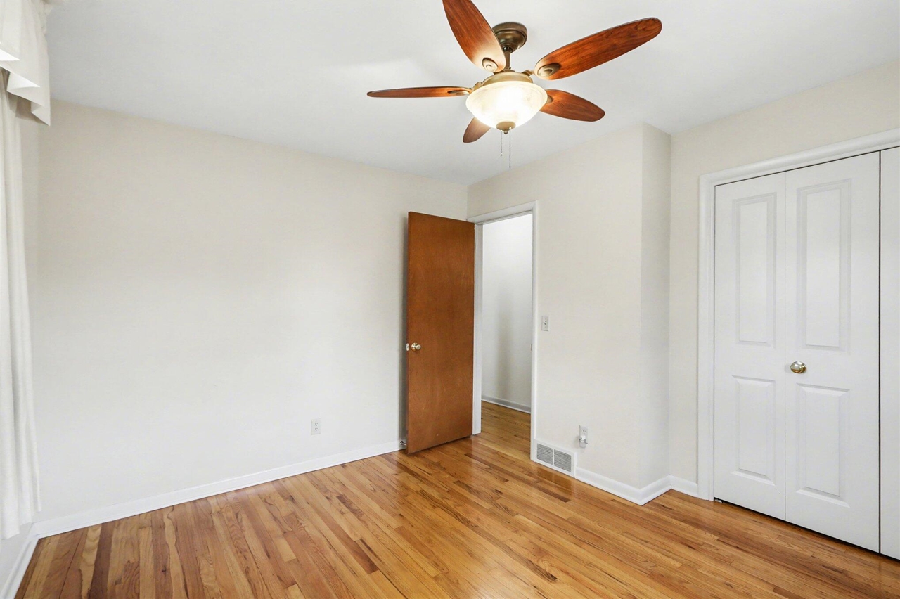 521 Gorham Lane, Kalamazoo, MI, 49006-2705