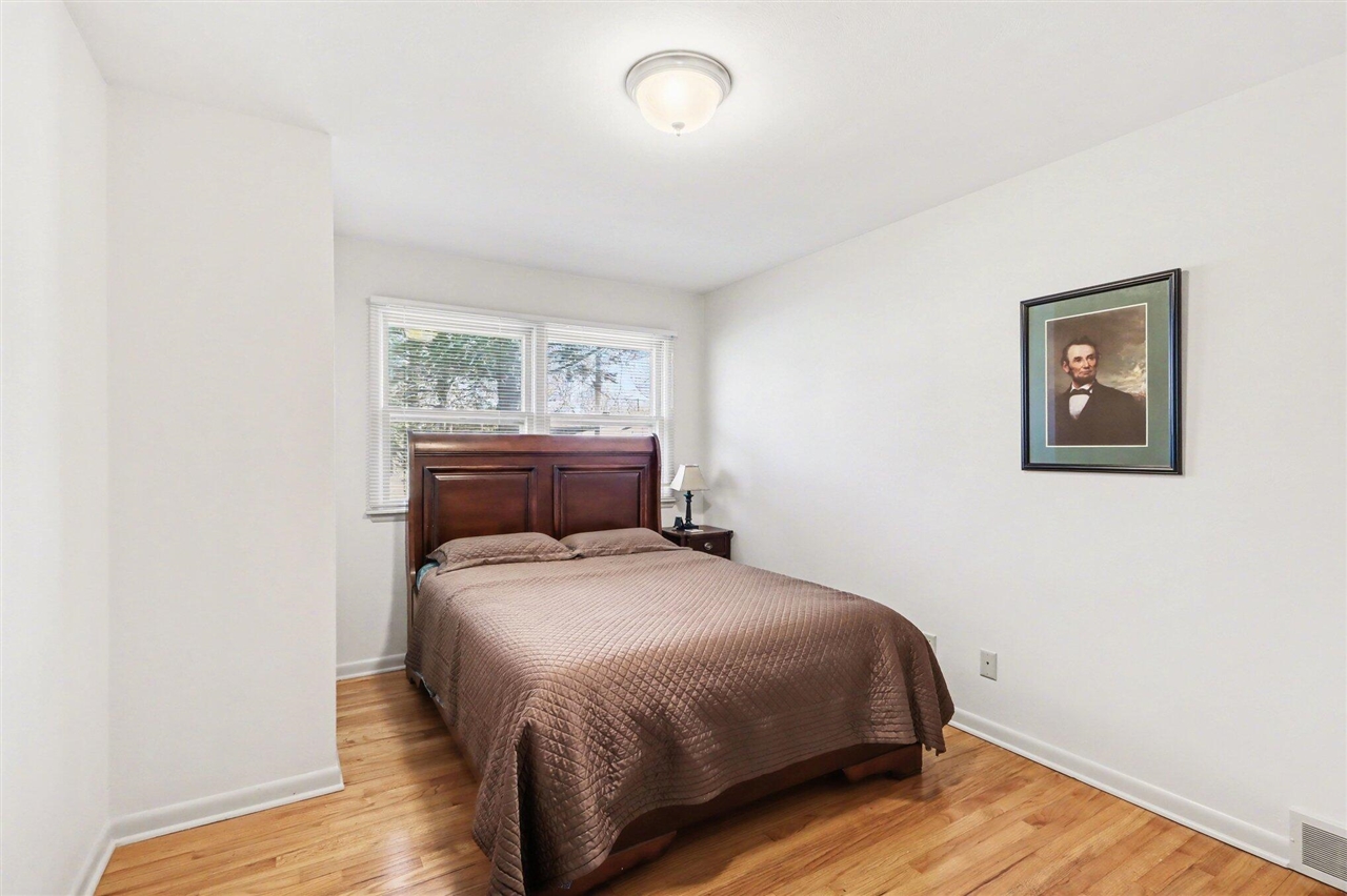 521 Gorham Lane, Kalamazoo, MI, 49006-2705