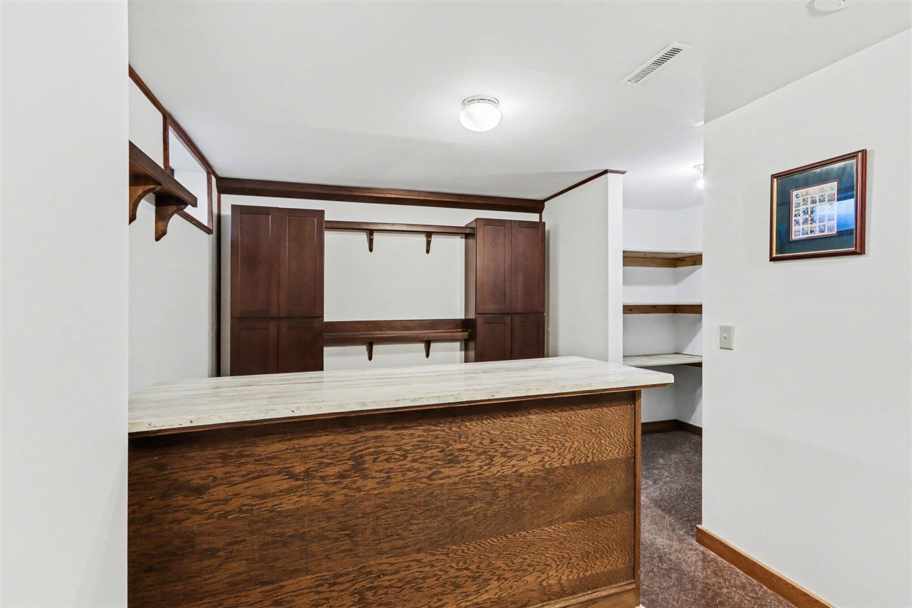 521 Gorham Lane, Kalamazoo, MI, 49006-2705