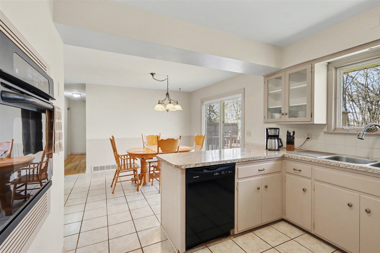 521 Gorham Lane, Kalamazoo, MI, 49006-2705