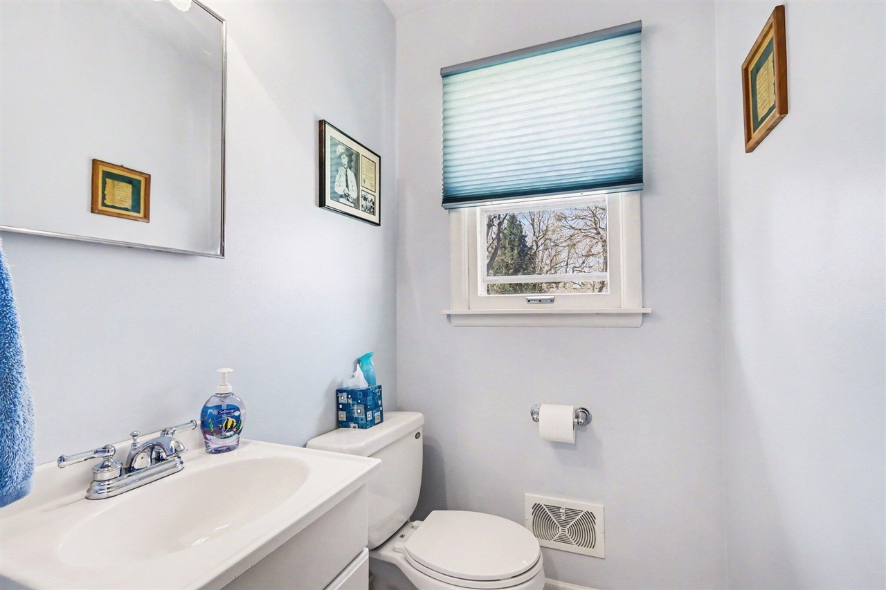 521 Gorham Lane, Kalamazoo, MI, 49006-2705