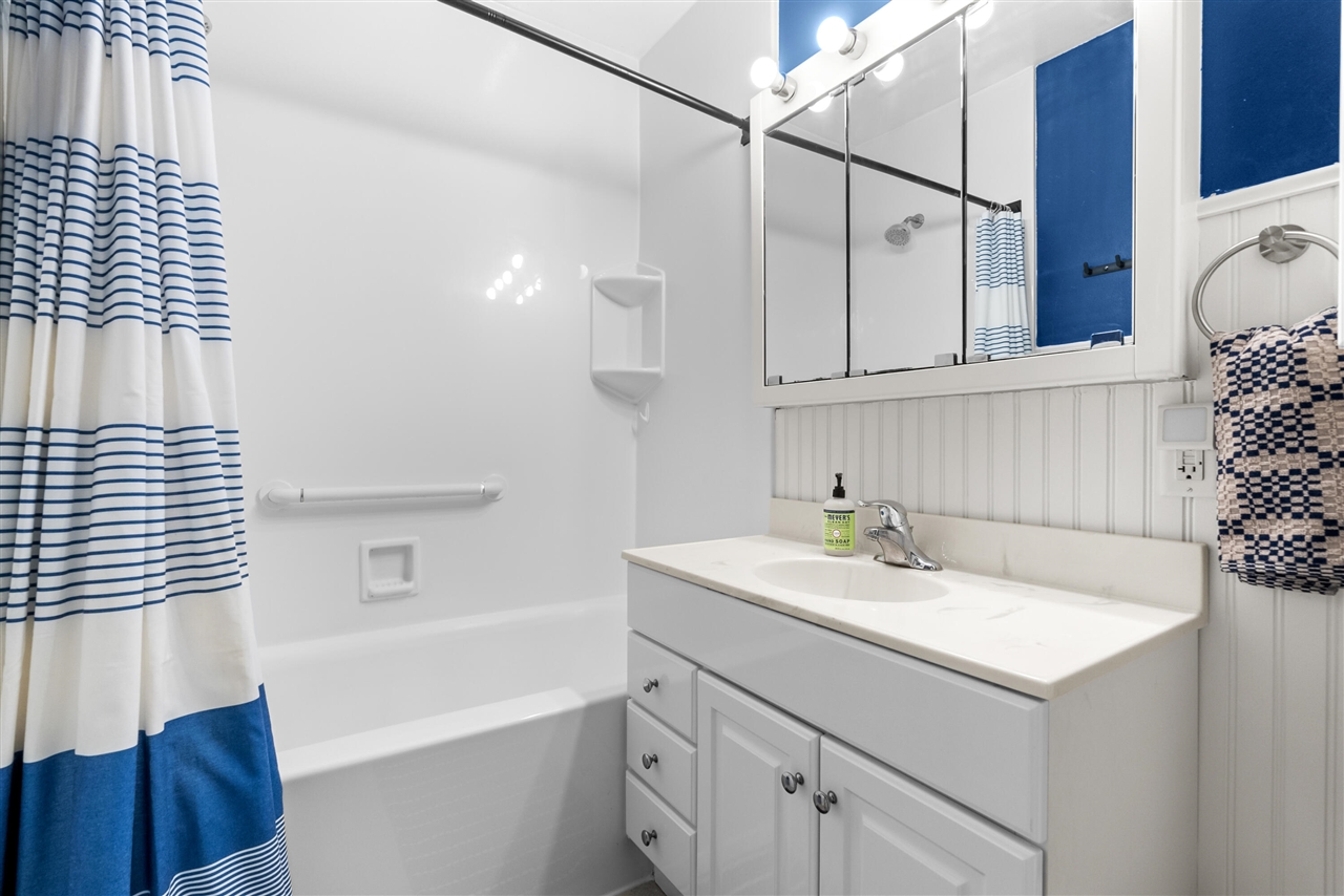 2022 Royce Avenue, Kalamazoo, MI, 49001