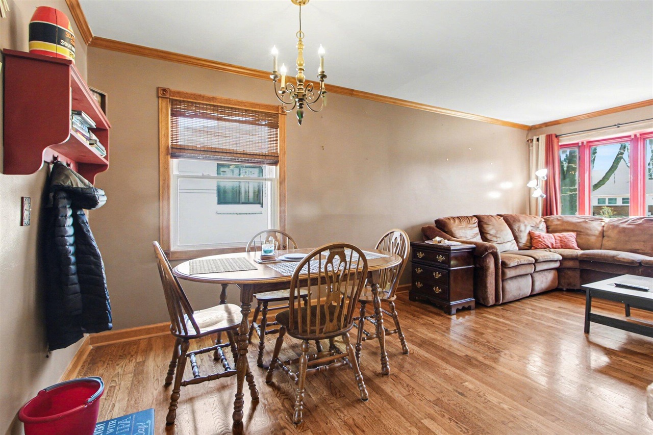 29984 Tamarack Drive, Flat Rock, MI, 48134-2719