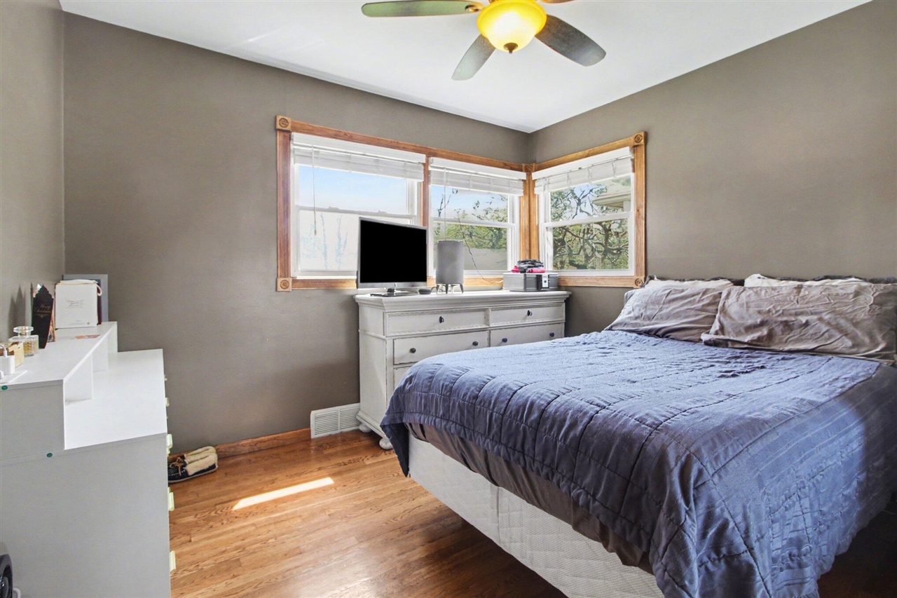 29984 Tamarack Drive, Flat Rock, MI, 48134-2719