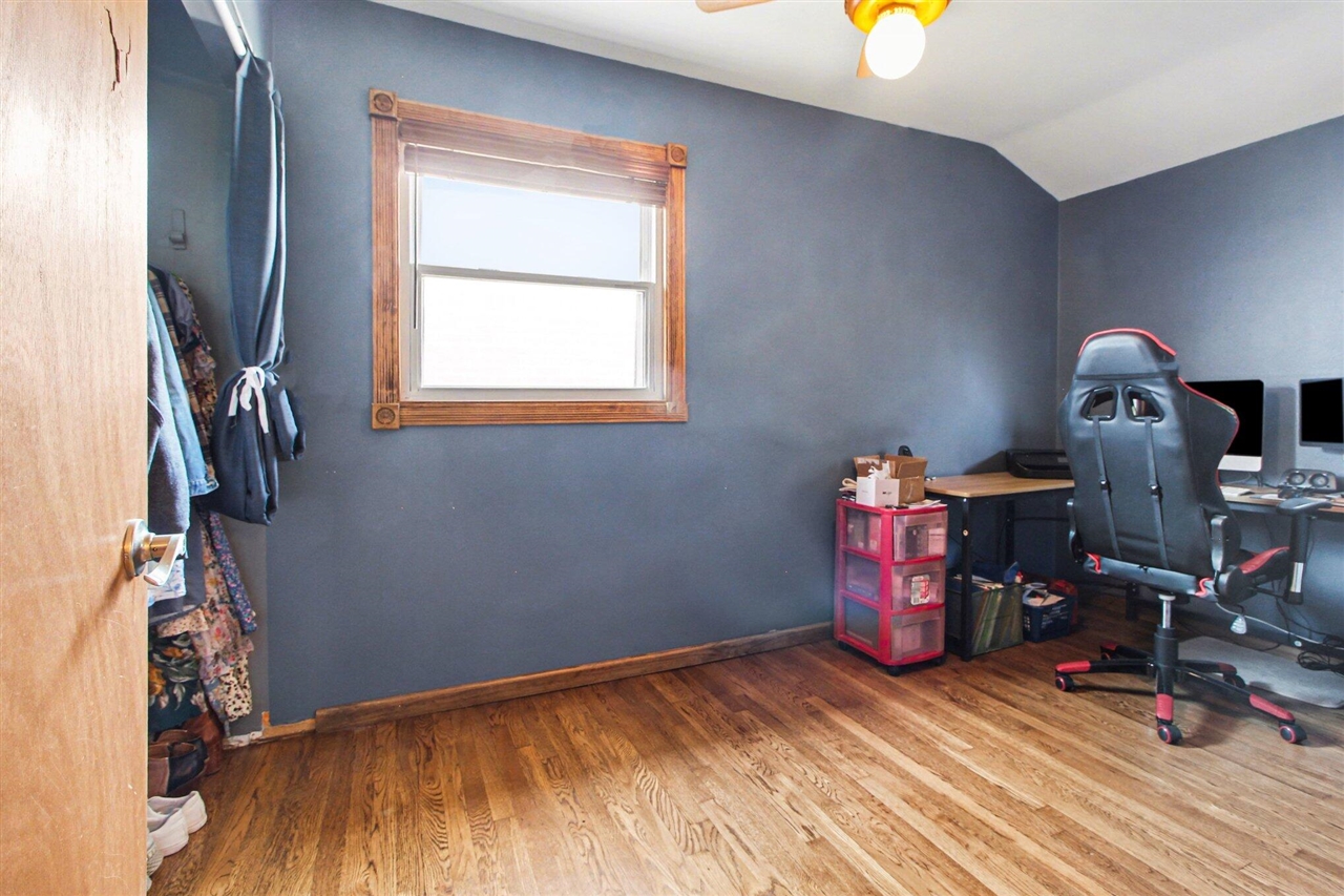 29984 Tamarack Drive, Flat Rock, MI, 48134-2719