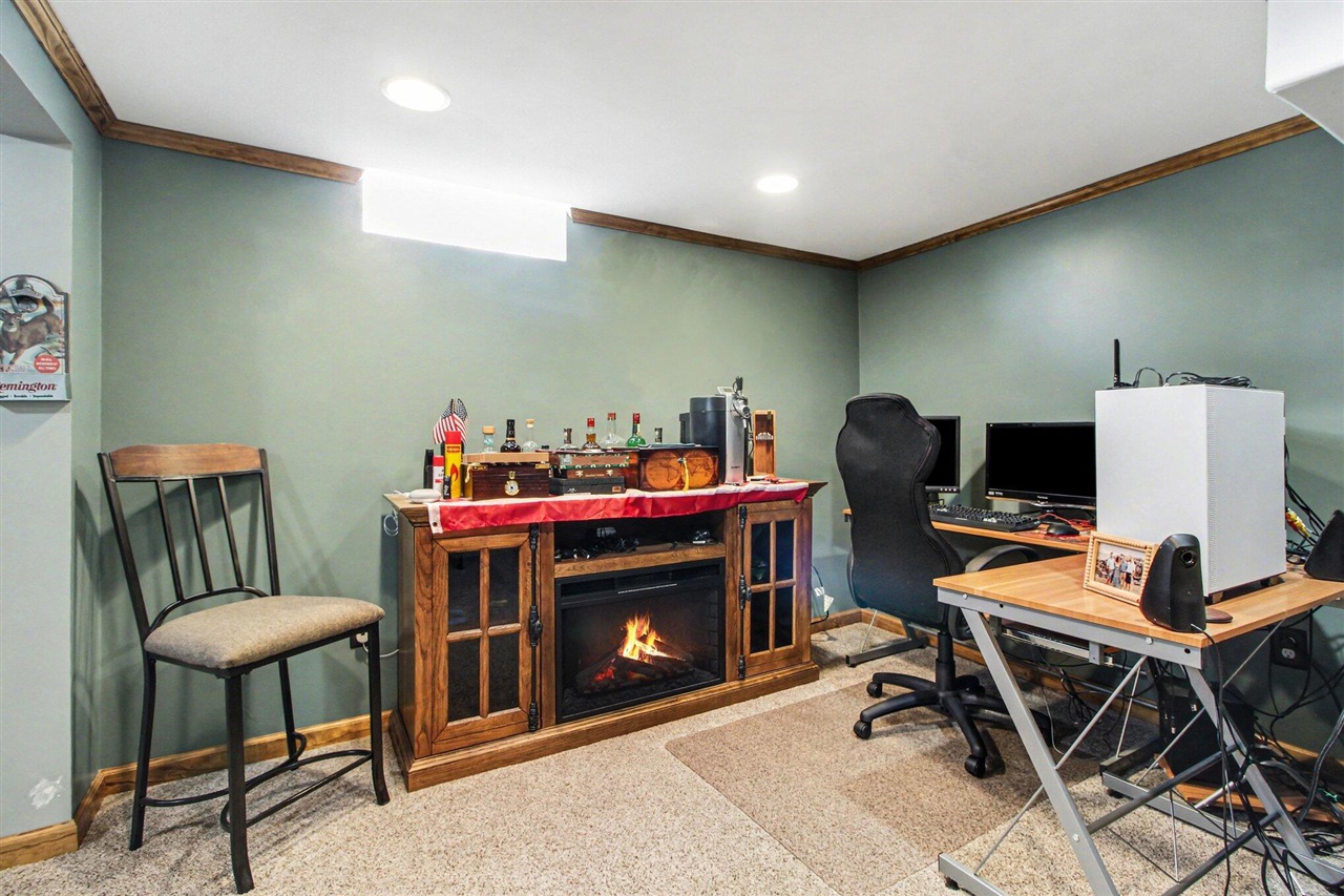 29984 Tamarack Drive, Flat Rock, MI, 48134-2719