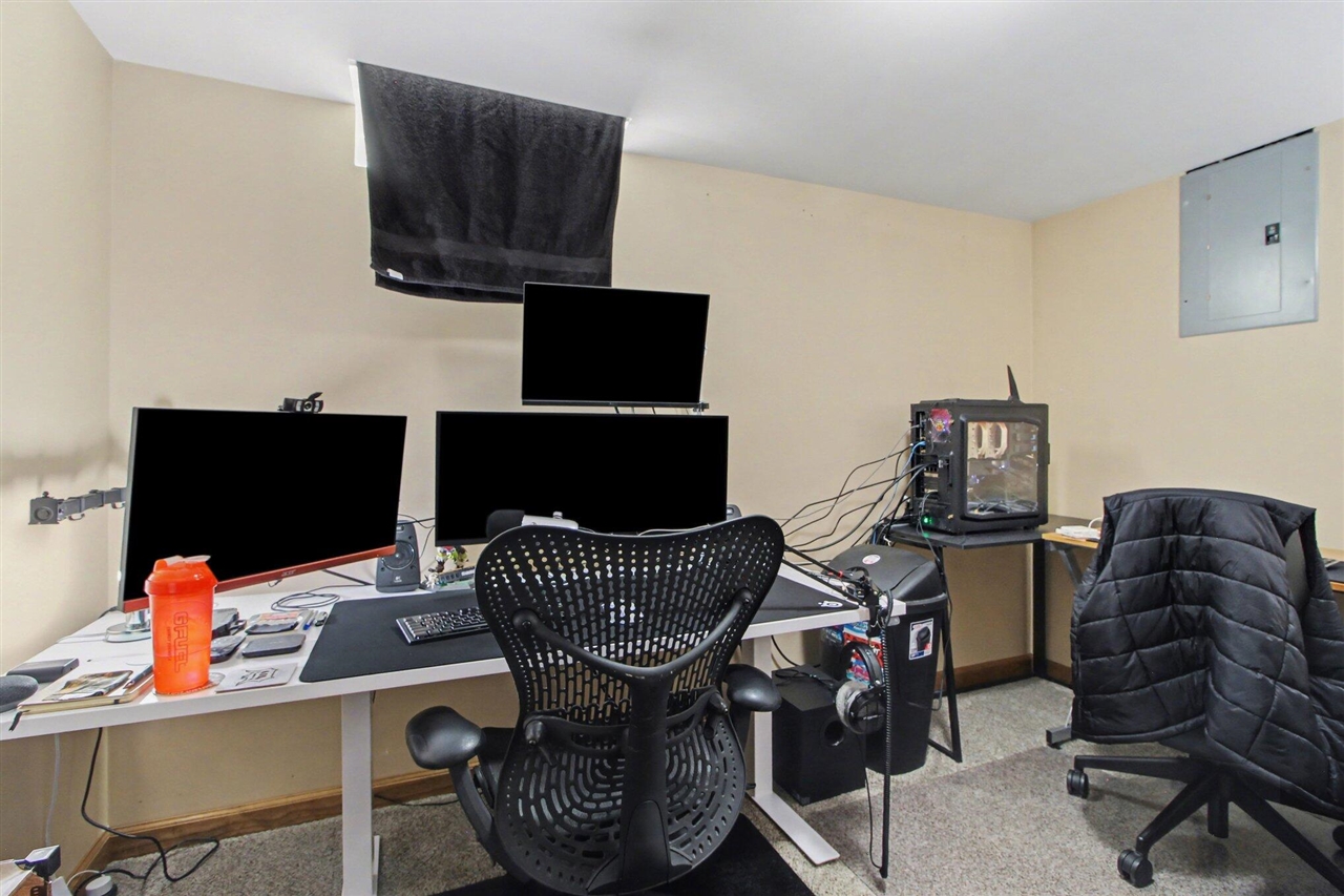 29984 Tamarack Drive, Flat Rock, MI, 48134-2719