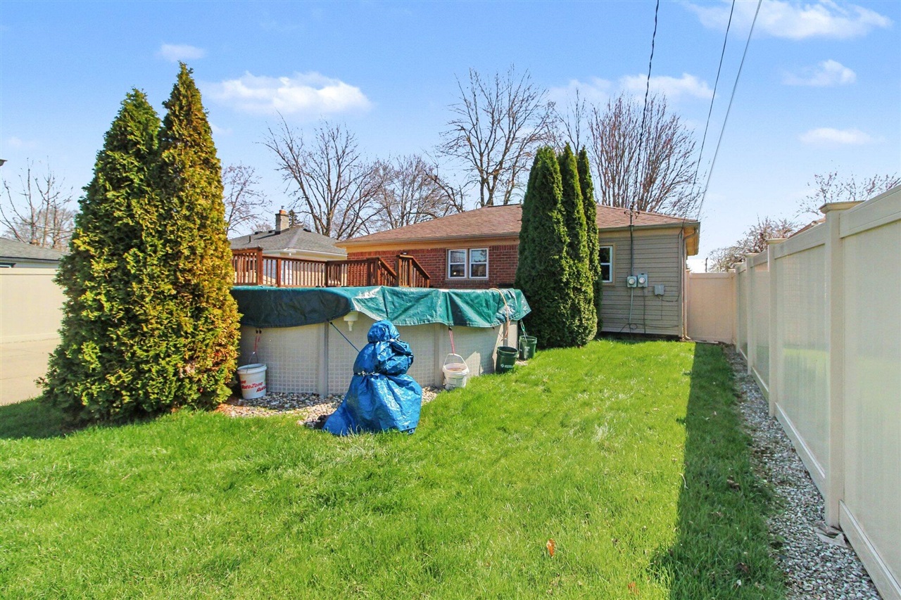 29984 Tamarack Drive, Flat Rock, MI, 48134-2719