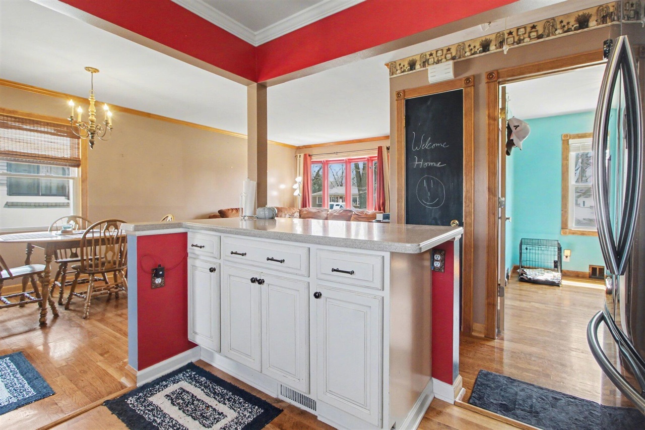 29984 Tamarack Drive, Flat Rock, MI, 48134-2719