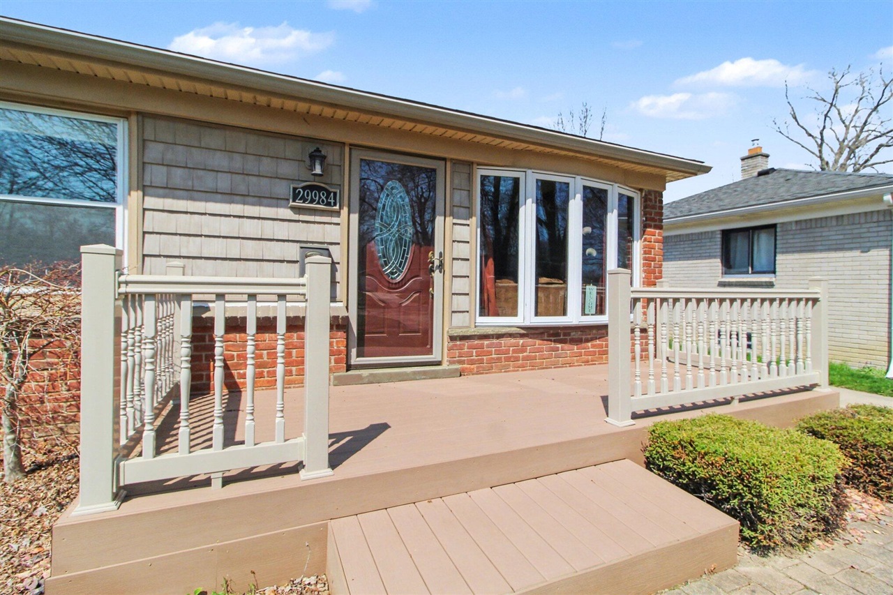 29984 Tamarack Drive, Flat Rock, MI, 48134-2719