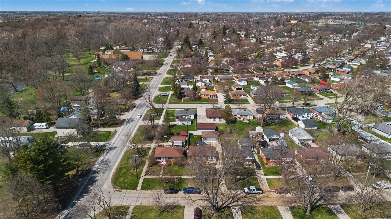 29984 Tamarack Drive, Flat Rock, MI, 48134-2719