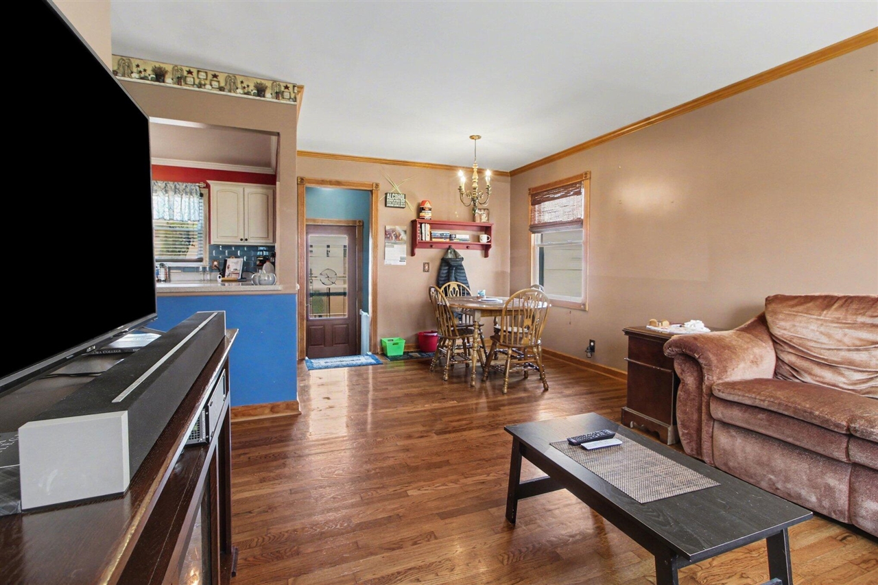 29984 Tamarack Drive, Flat Rock, MI, 48134-2719