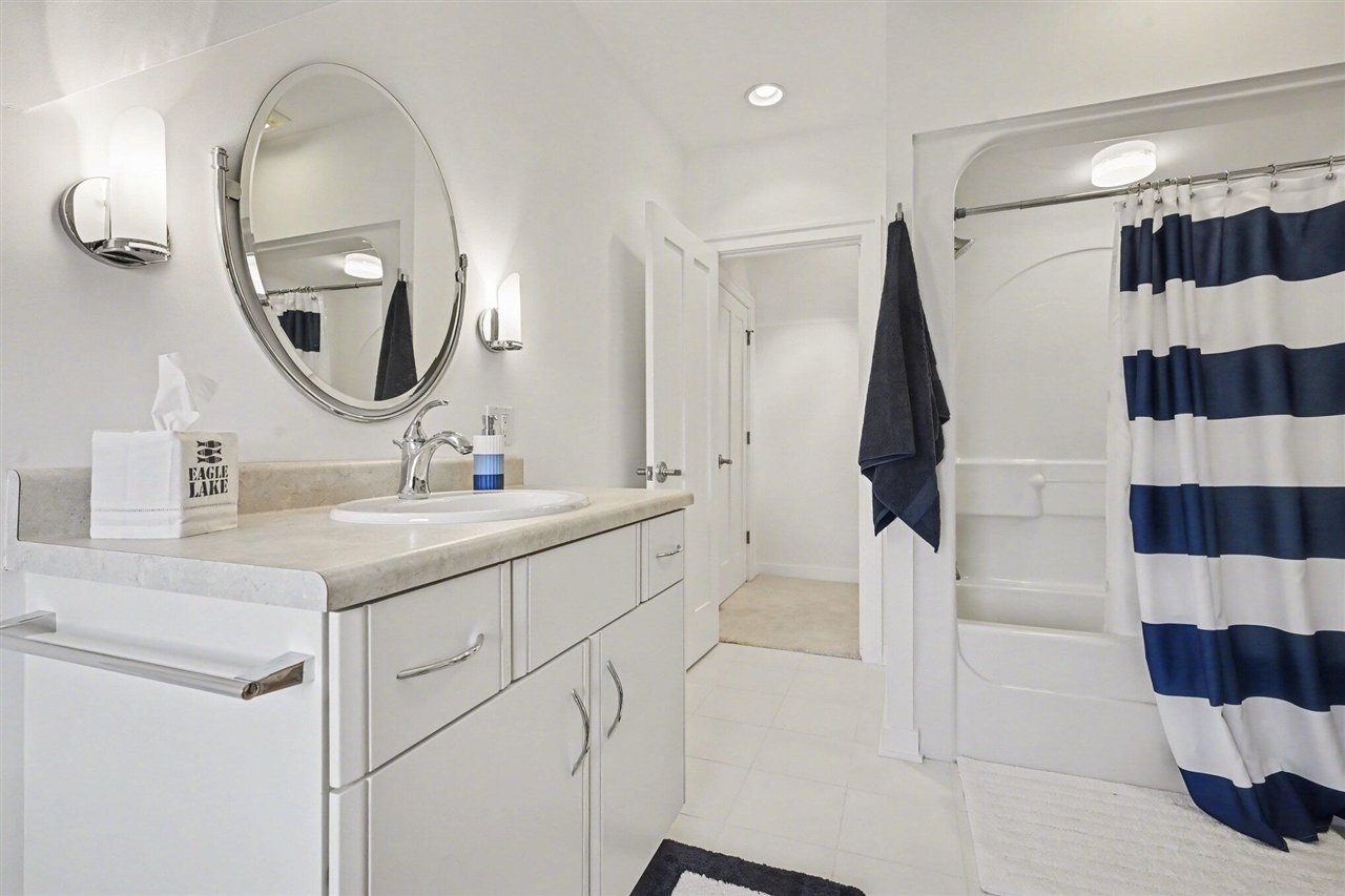 459 Treasure Island Drive, Mattawan, MI, 49071-9470