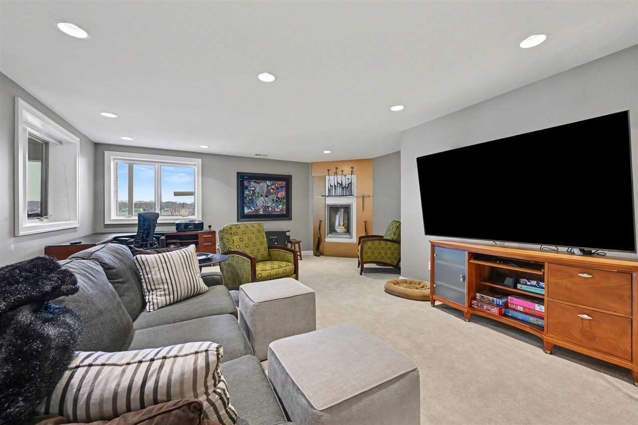 459 Treasure Island Drive, Mattawan, MI, 49071-9470