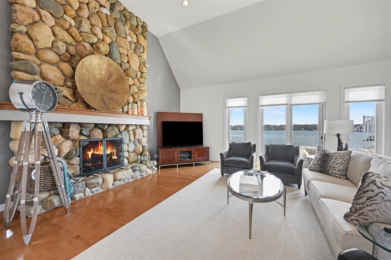 459 Treasure Island Drive, Mattawan, MI, 49071-9470