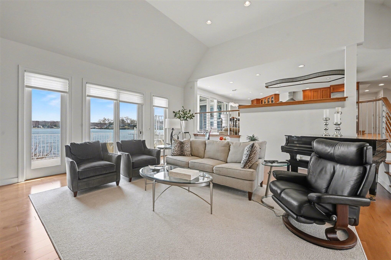 459 Treasure Island Drive, Mattawan, MI, 49071-9470