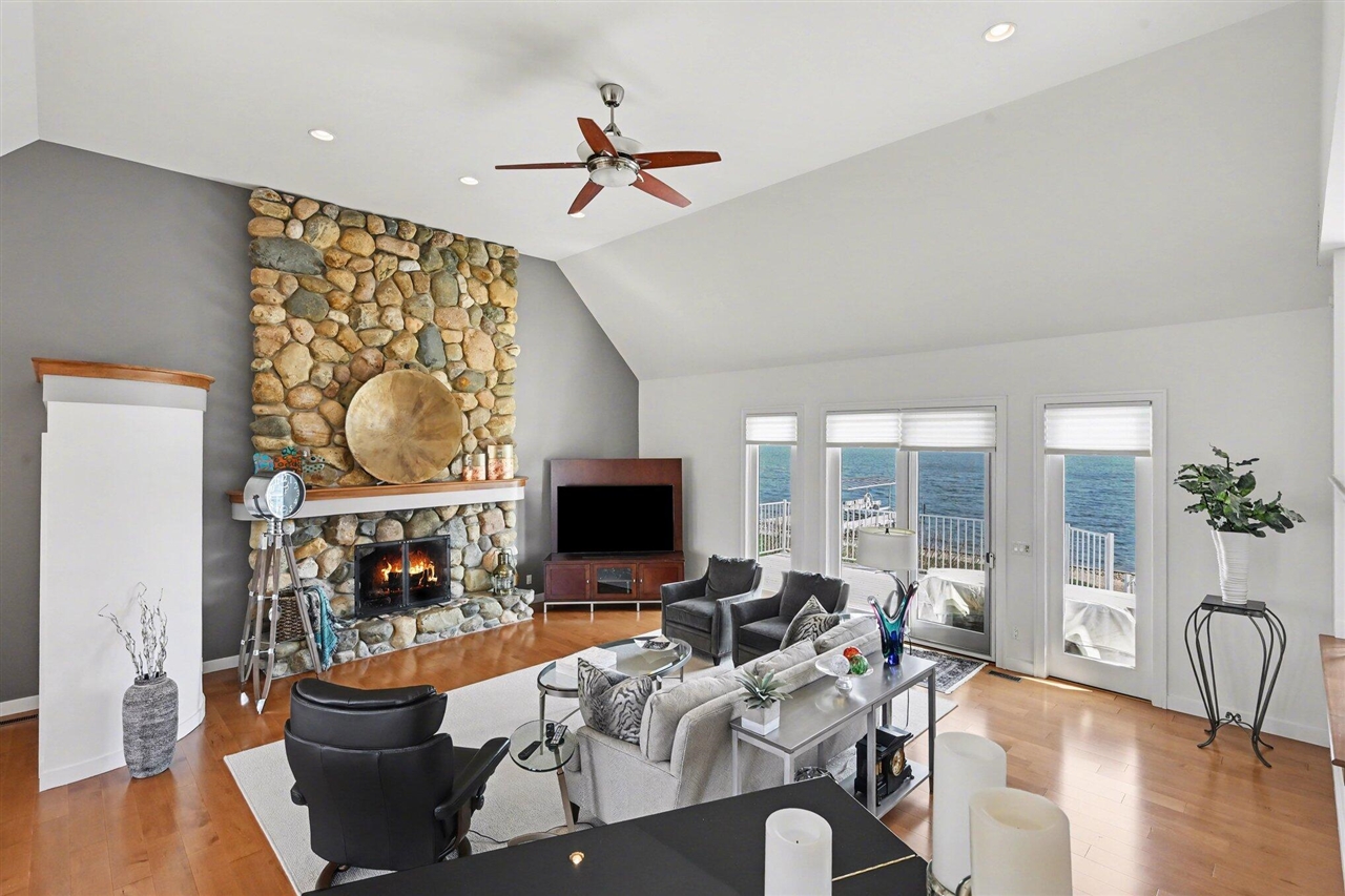 459 Treasure Island Drive, Mattawan, MI, 49071-9470