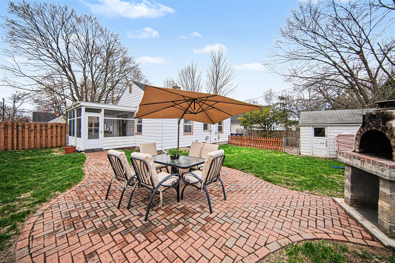 1425 Iroquois Place, Ann Arbor, MI, 48104-4637