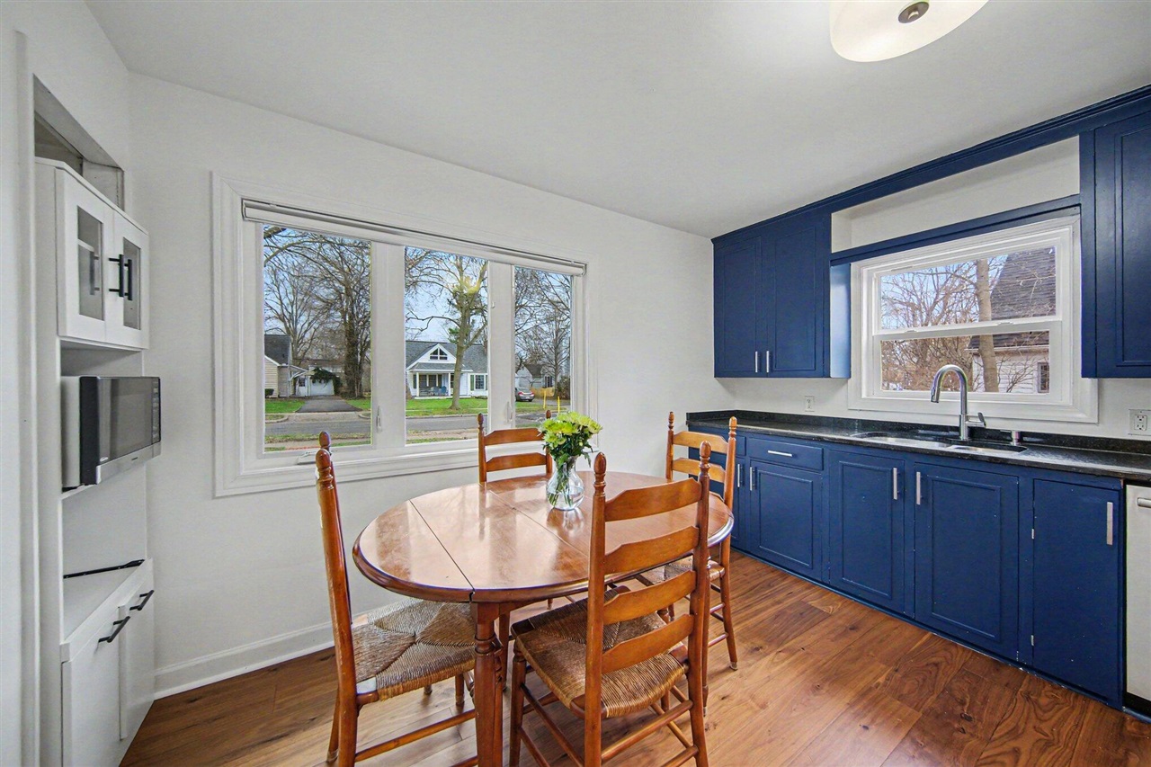 1425 Iroquois Place, Ann Arbor, MI, 48104-4637