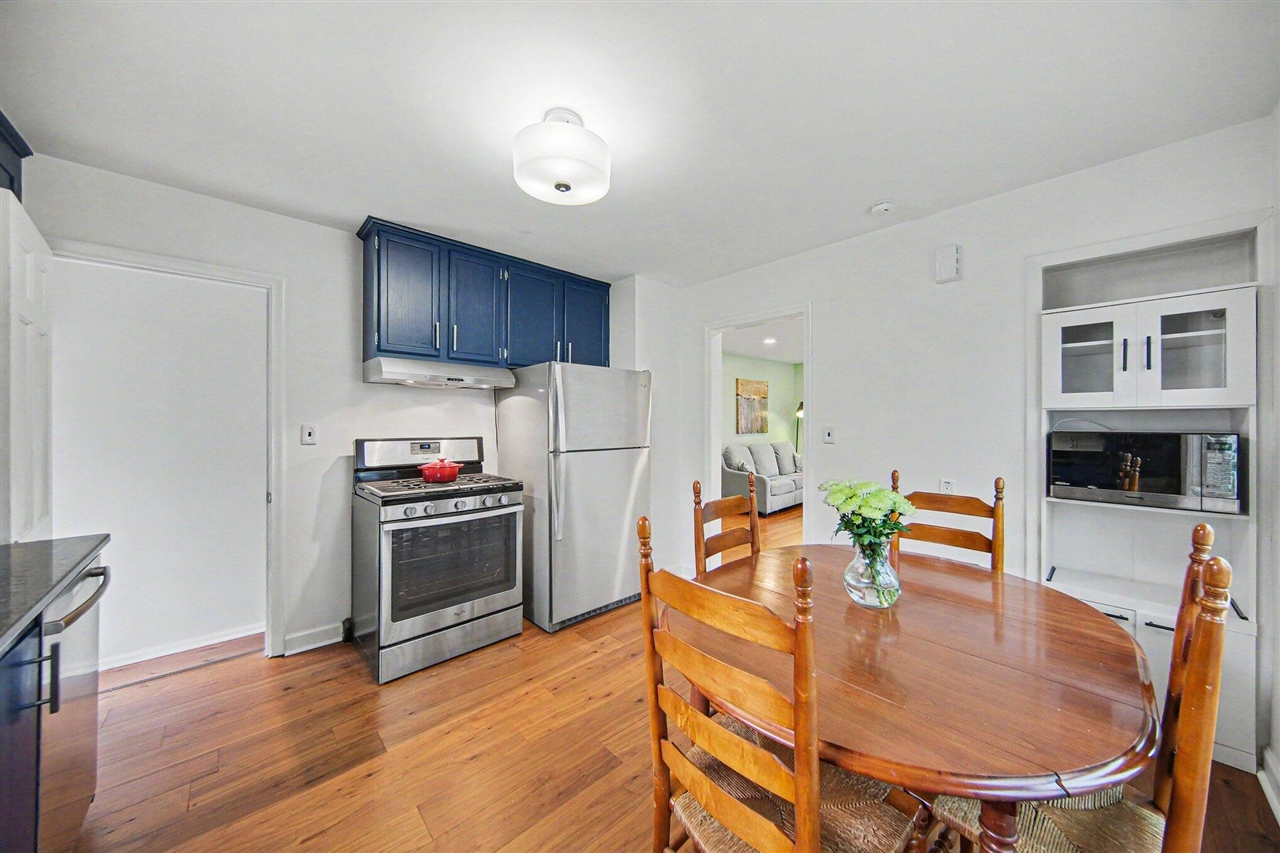 1425 Iroquois Place, Ann Arbor, MI, 48104-4637