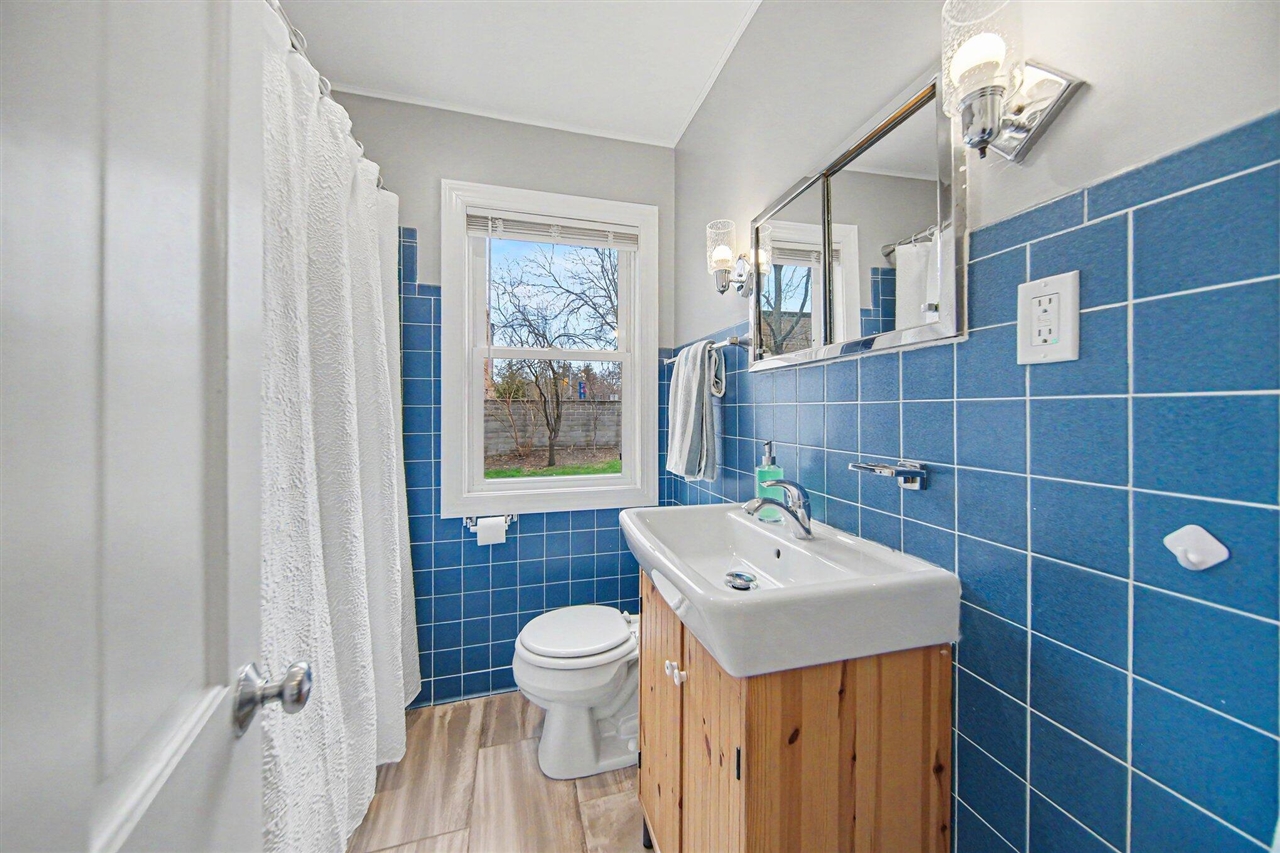 1425 Iroquois Place, Ann Arbor, MI, 48104-4637