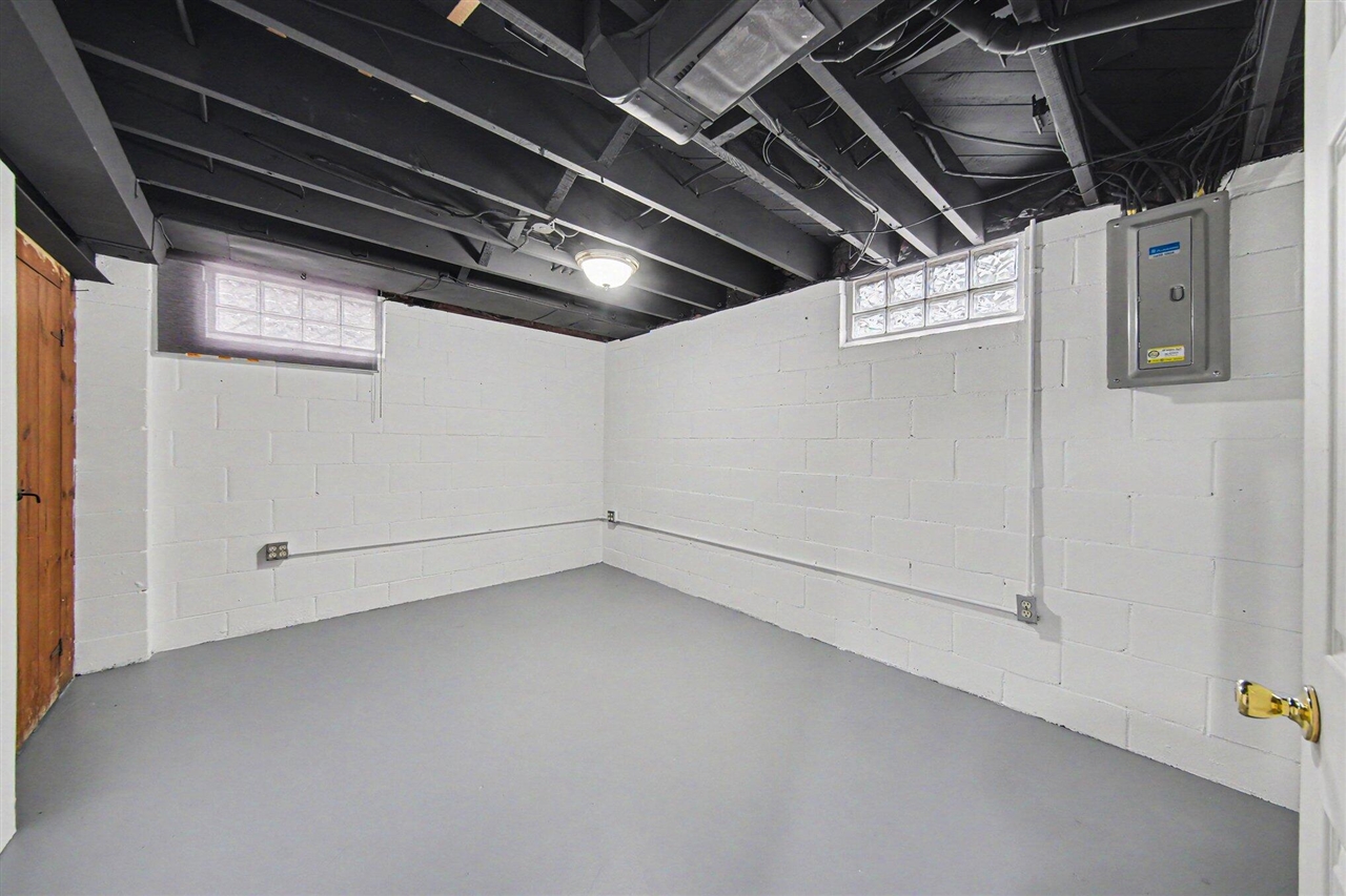 1425 Iroquois Place, Ann Arbor, MI, 48104-4637