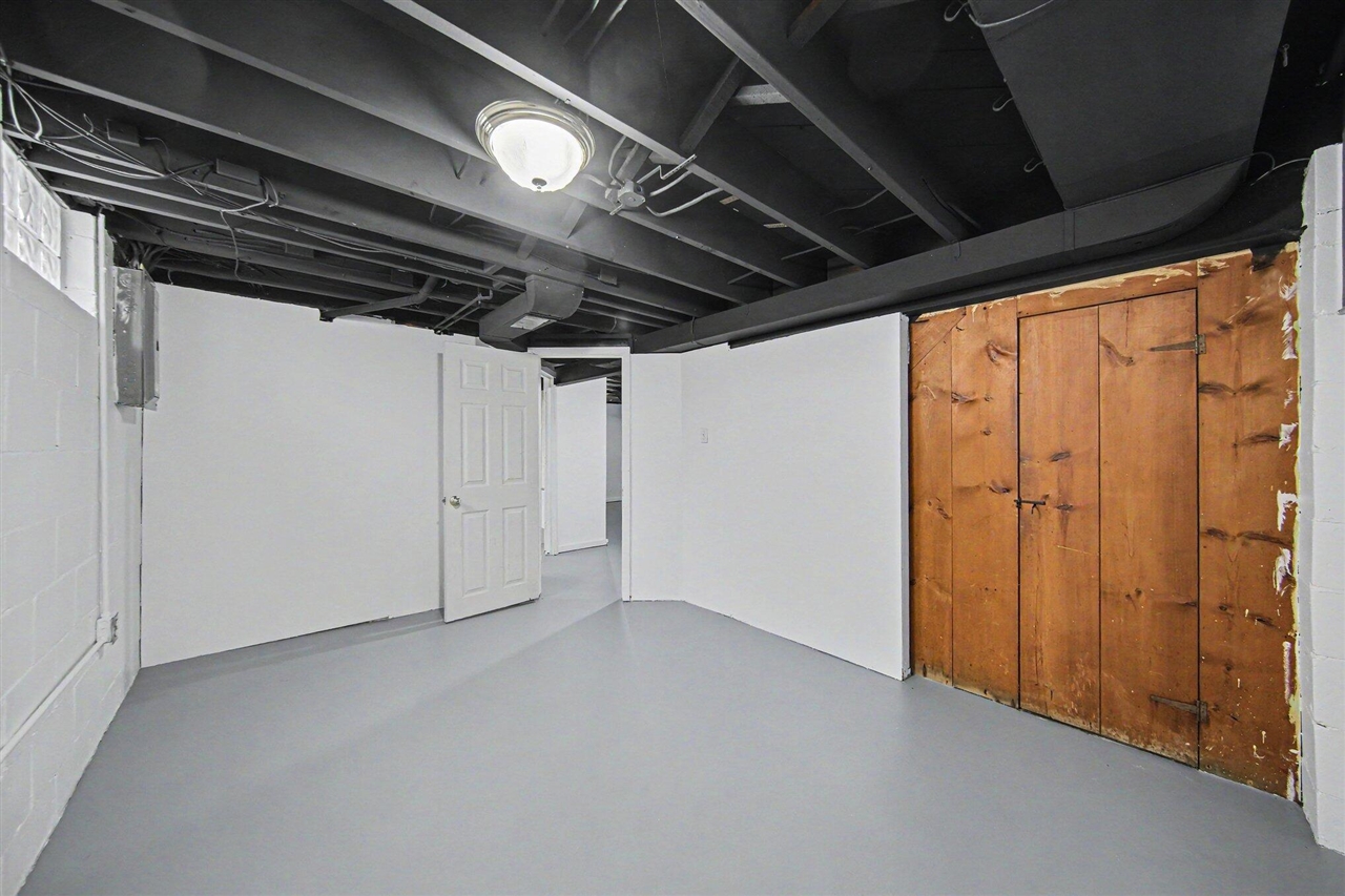 1425 Iroquois Place, Ann Arbor, MI, 48104-4637