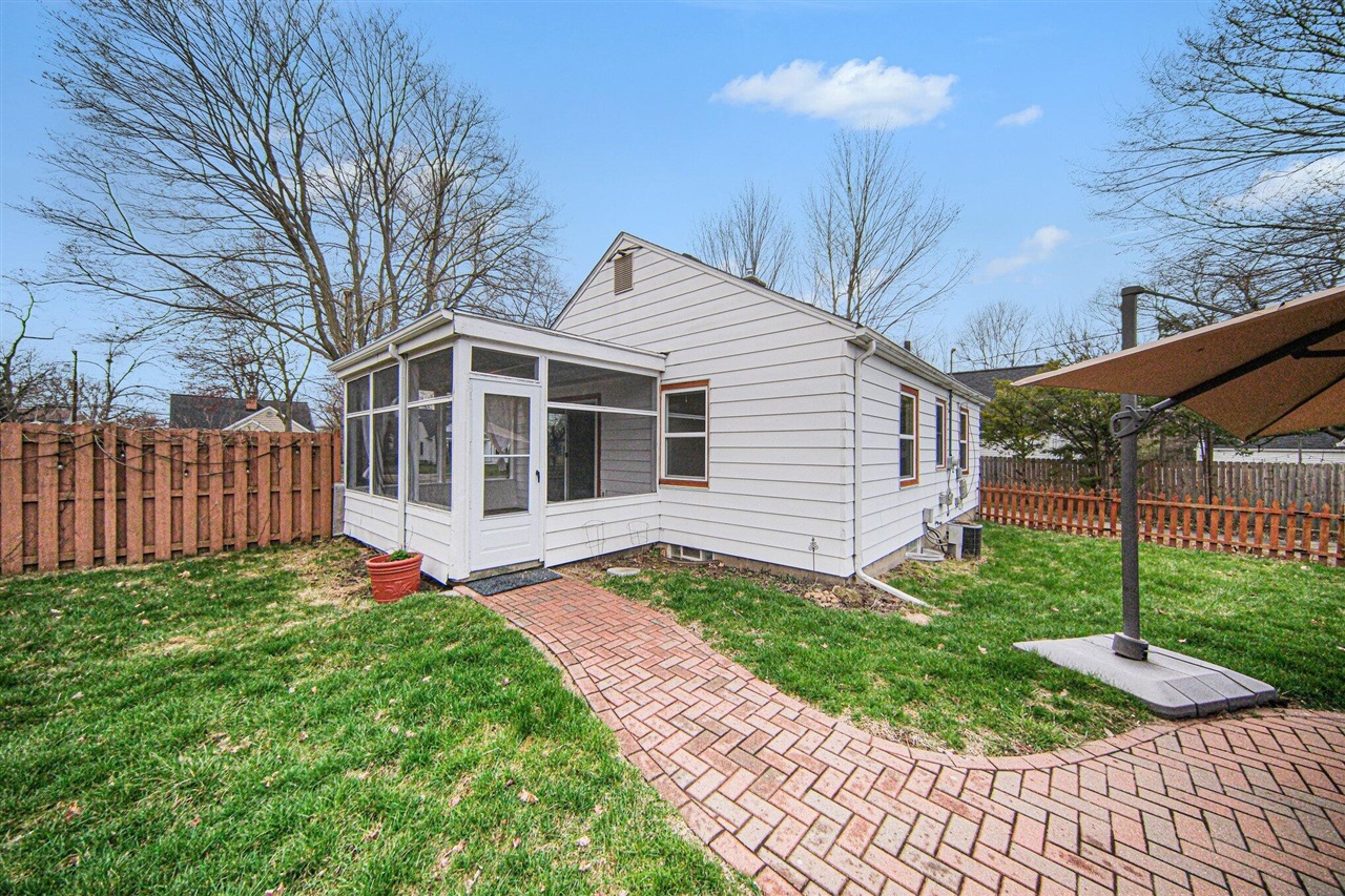 1425 Iroquois Place, Ann Arbor, MI, 48104-4637