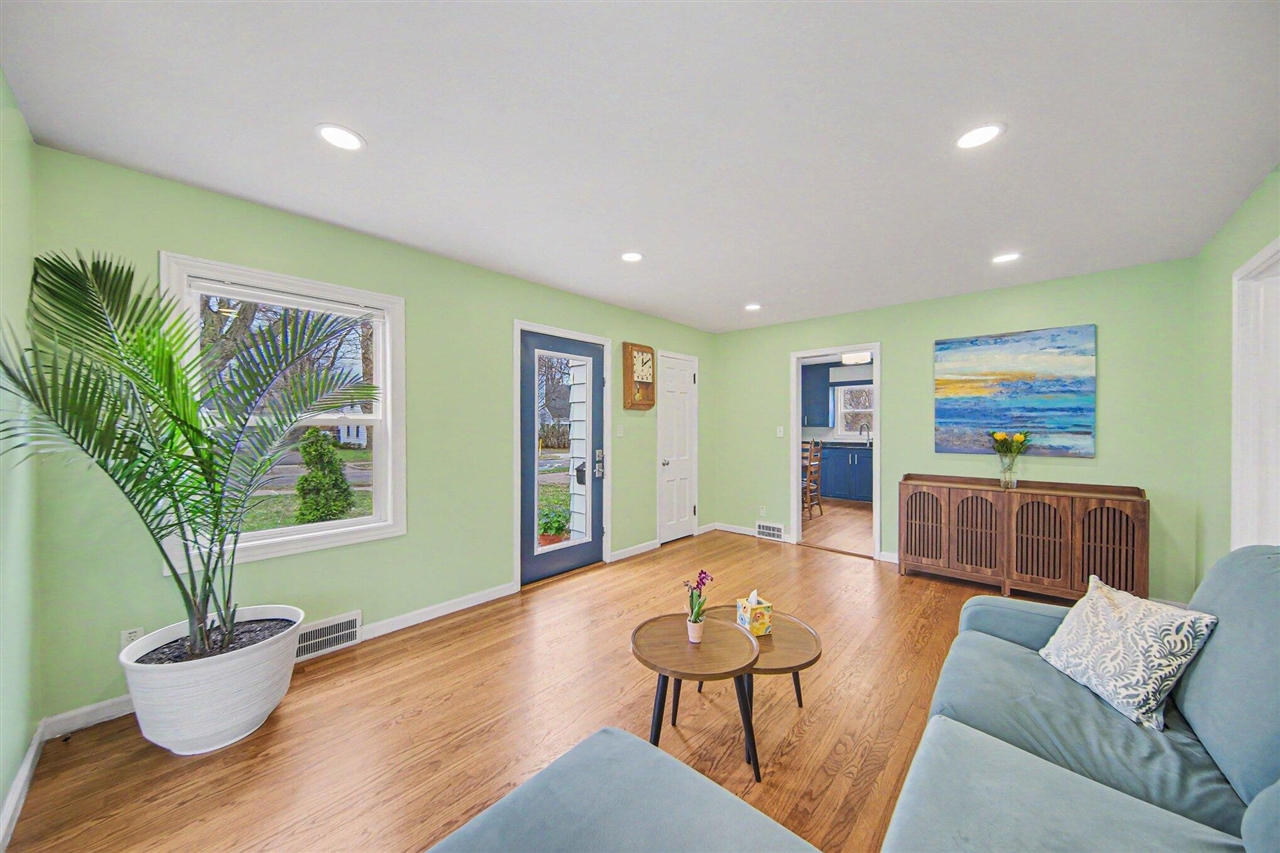 1425 Iroquois Place, Ann Arbor, MI, 48104-4637