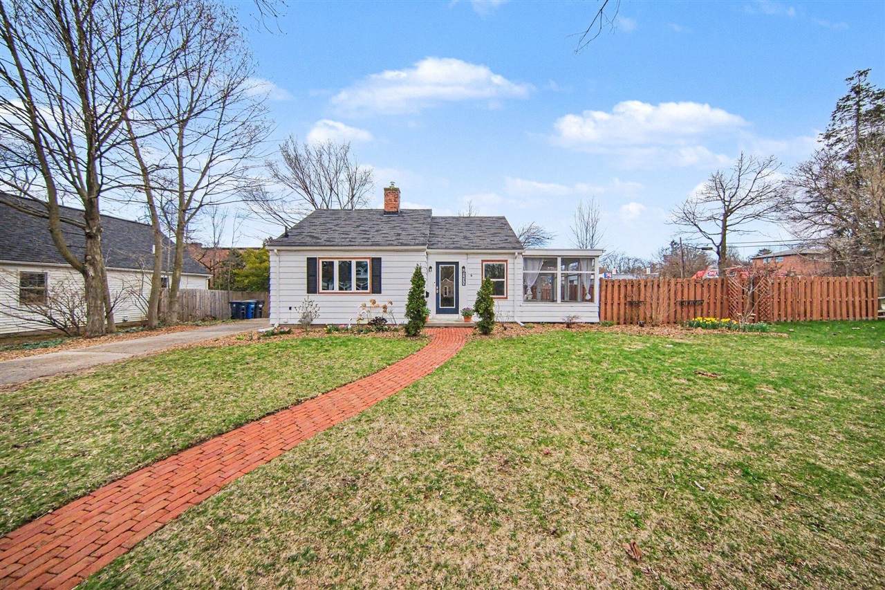 1425 Iroquois Place, Ann Arbor, MI, 48104-4637