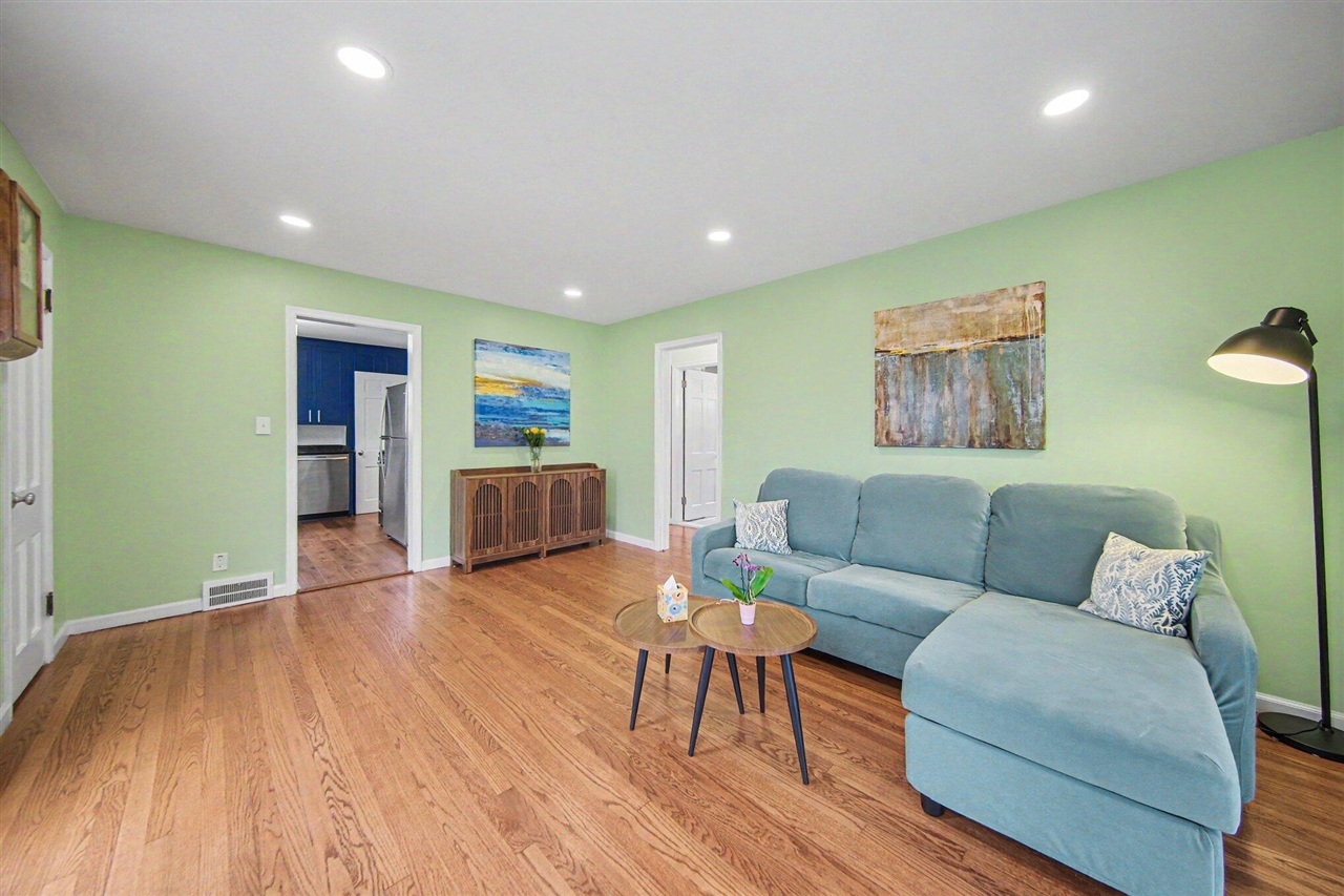 1425 Iroquois Place, Ann Arbor, MI, 48104-4637