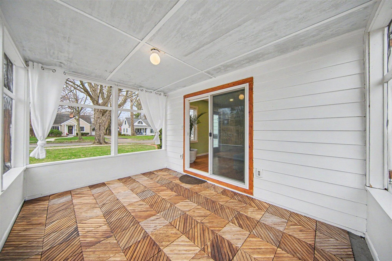 1425 Iroquois Place, Ann Arbor, MI, 48104-4637