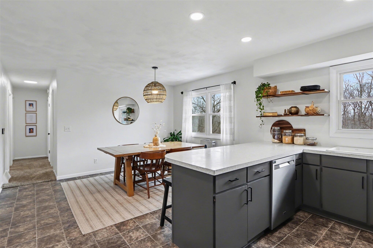 22381 N Angling Road, Centreville, MI, 49032-9749