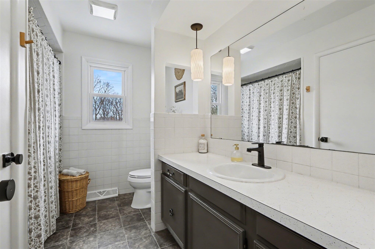 22381 N Angling Road, Centreville, MI, 49032-9749