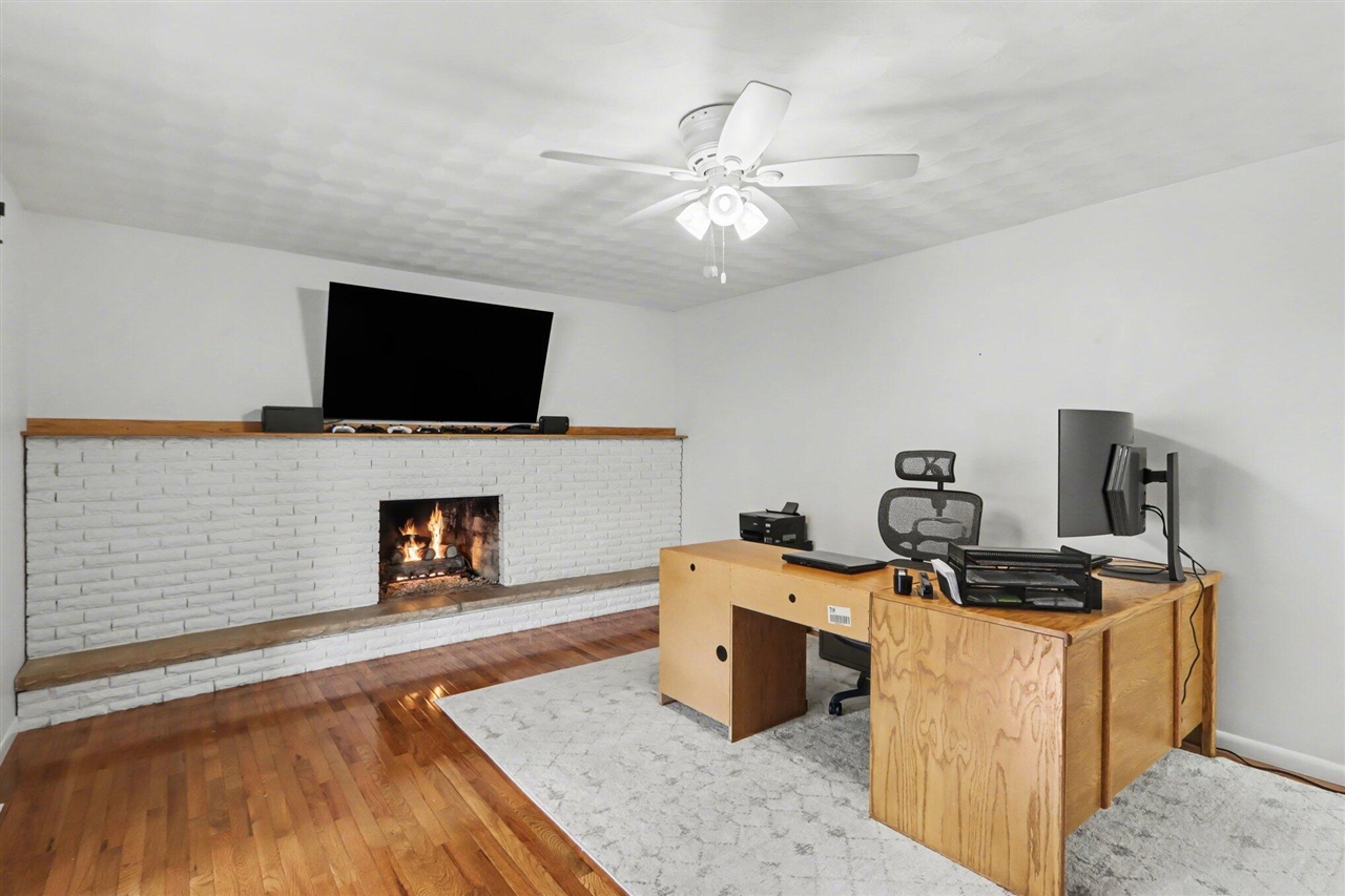 22381 N Angling Road, Centreville, MI, 49032-9749