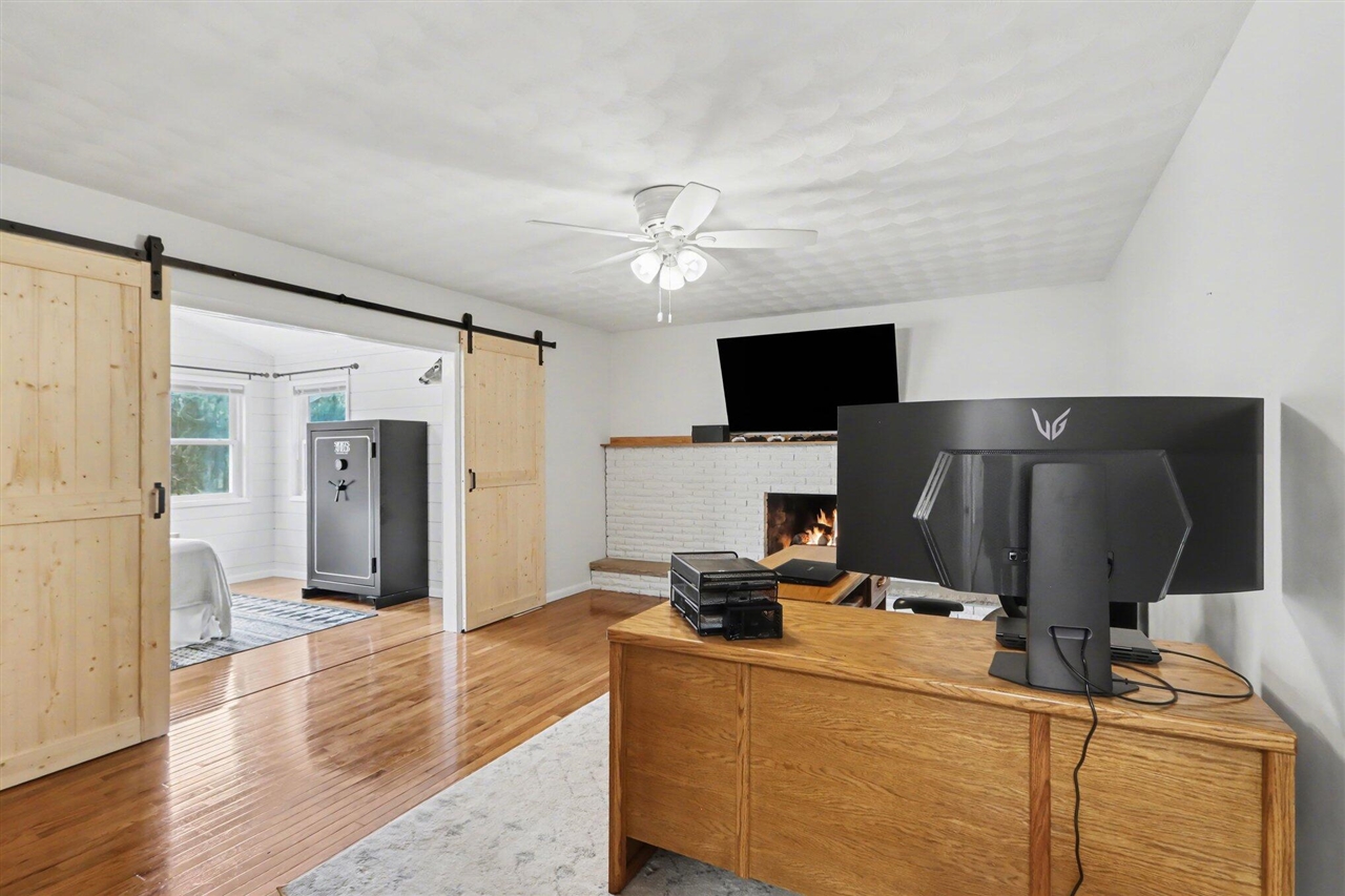 22381 N Angling Road, Centreville, MI, 49032-9749