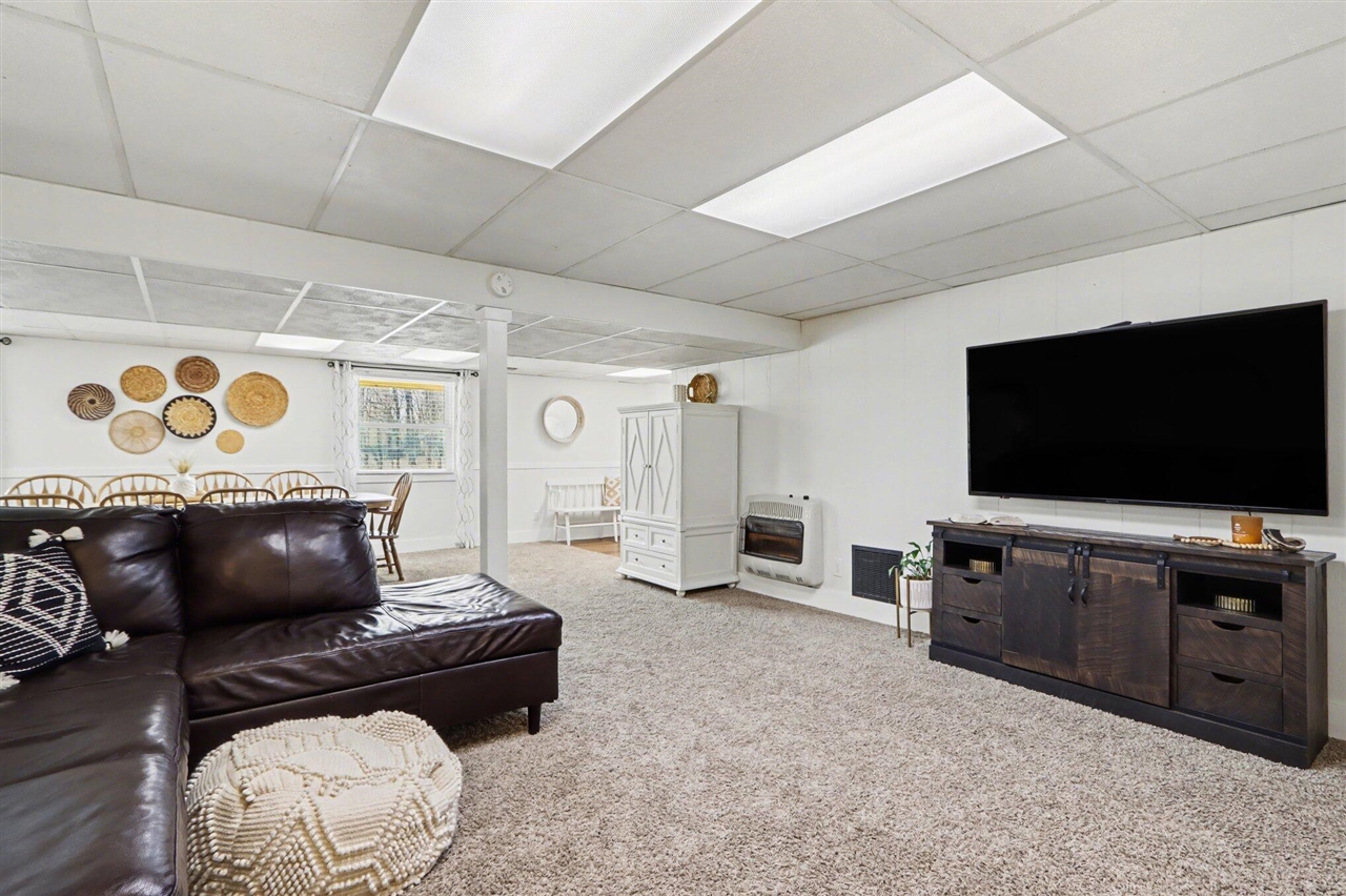 22381 N Angling Road, Centreville, MI, 49032-9749