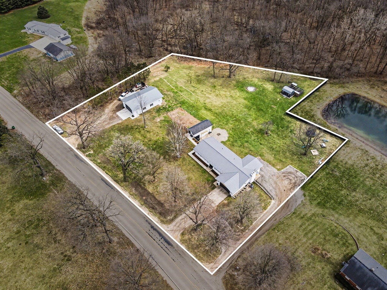 22381 N Angling Road, Centreville, MI, 49032-9749