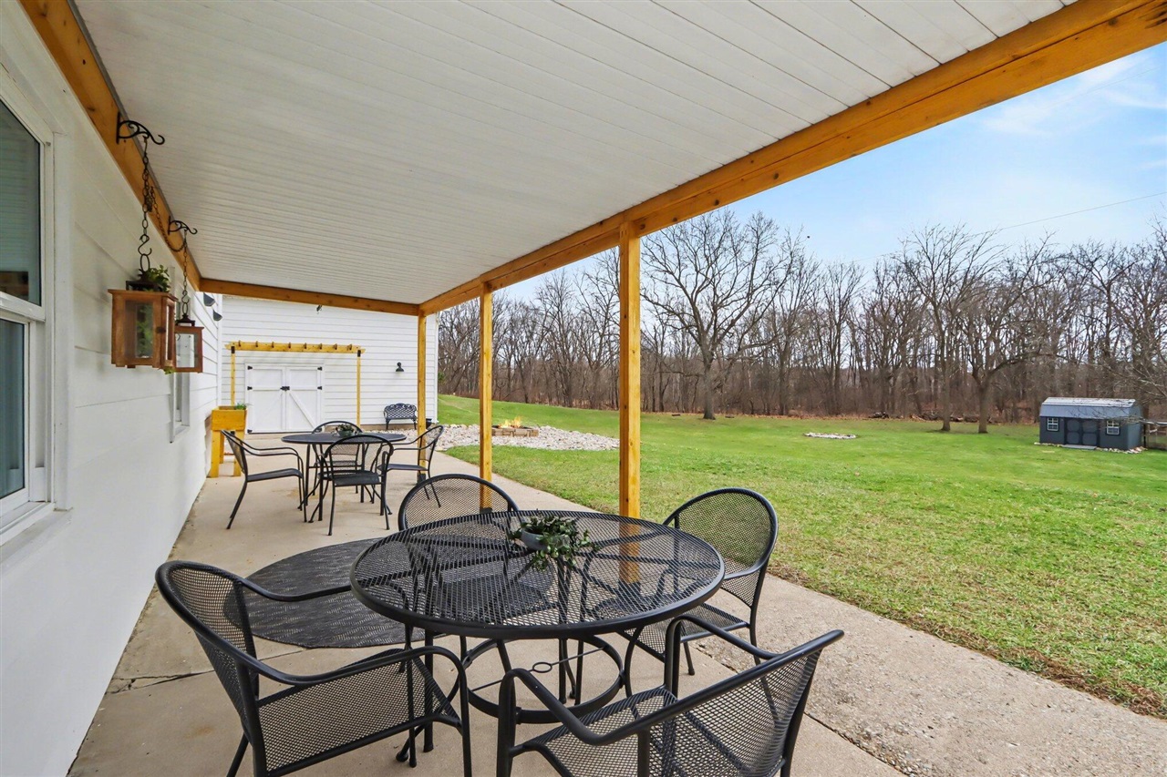 22381 N Angling Road, Centreville, MI, 49032-9749