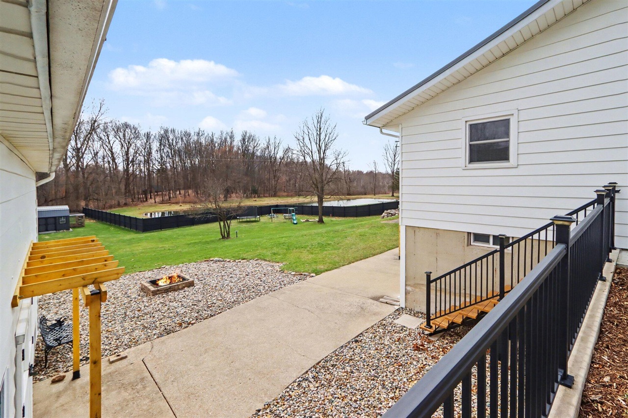 22381 N Angling Road, Centreville, MI, 49032-9749