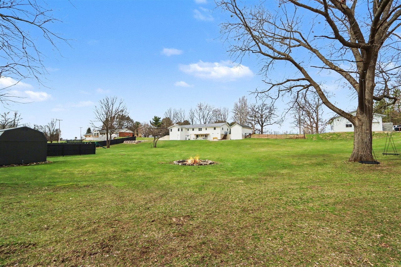 22381 N Angling Road, Centreville, MI, 49032-9749