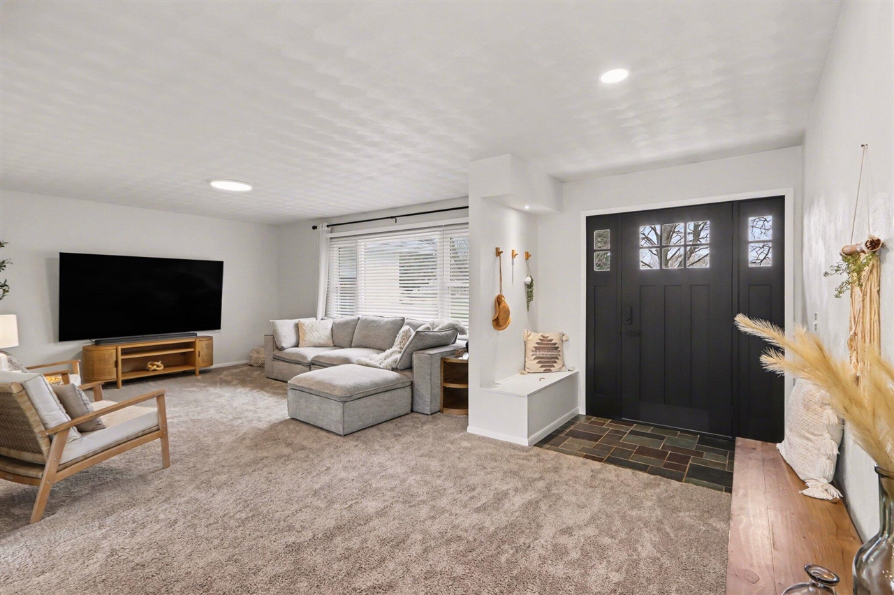 22381 N Angling Road, Centreville, MI, 49032-9749