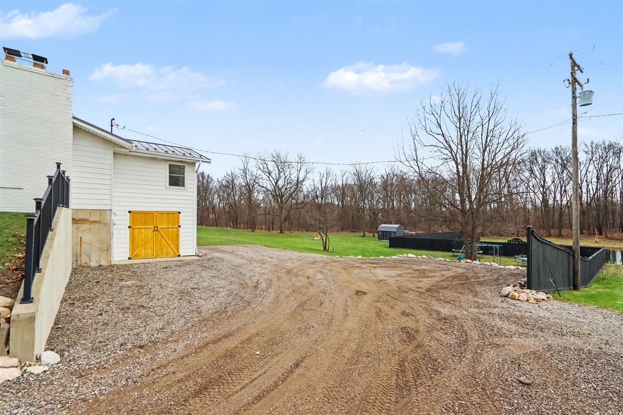 22381 N Angling Road, Centreville, MI, 49032-9749