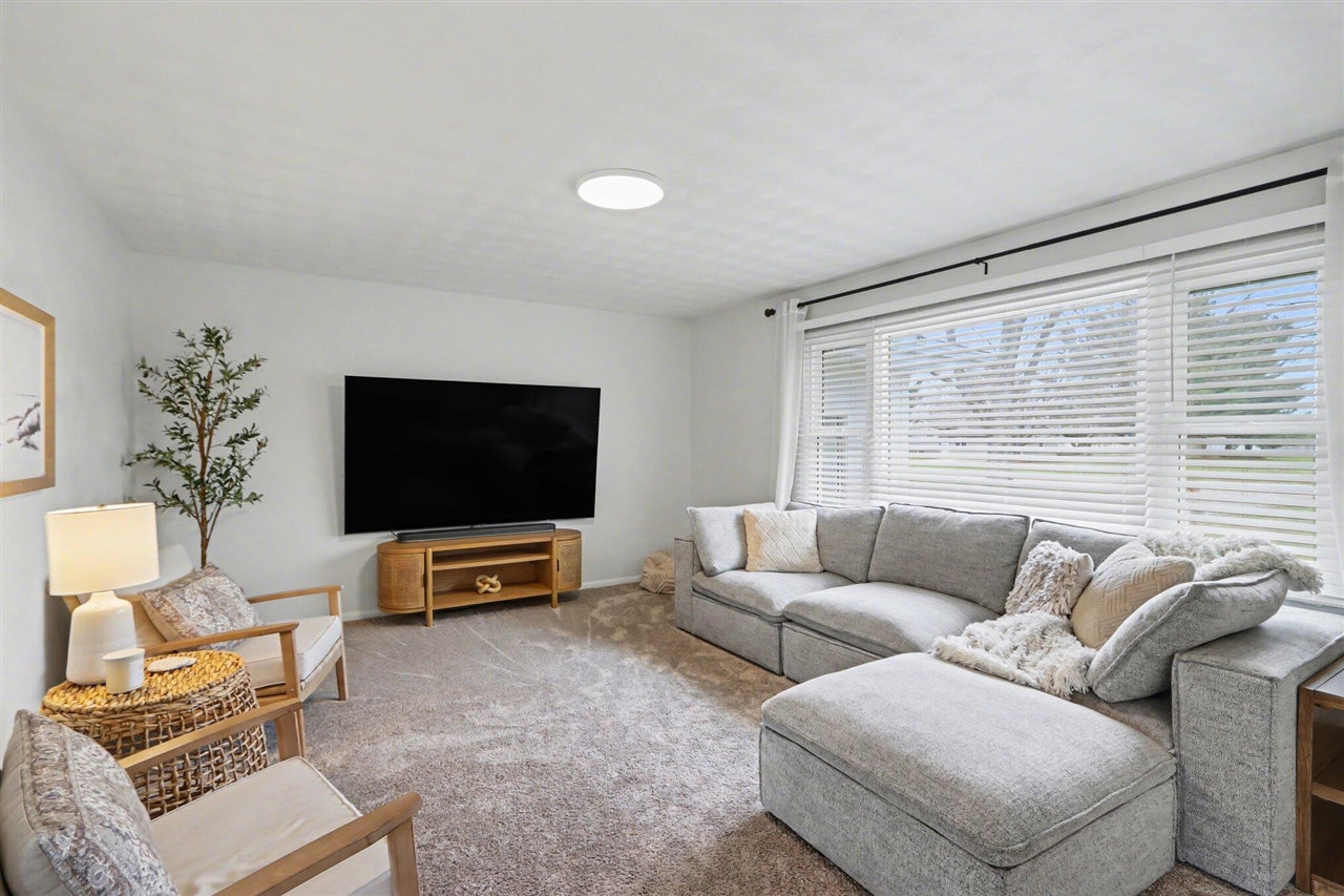 22381 N Angling Road, Centreville, MI, 49032-9749