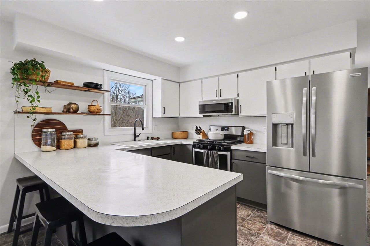 22381 N Angling Road, Centreville, MI, 49032-9749