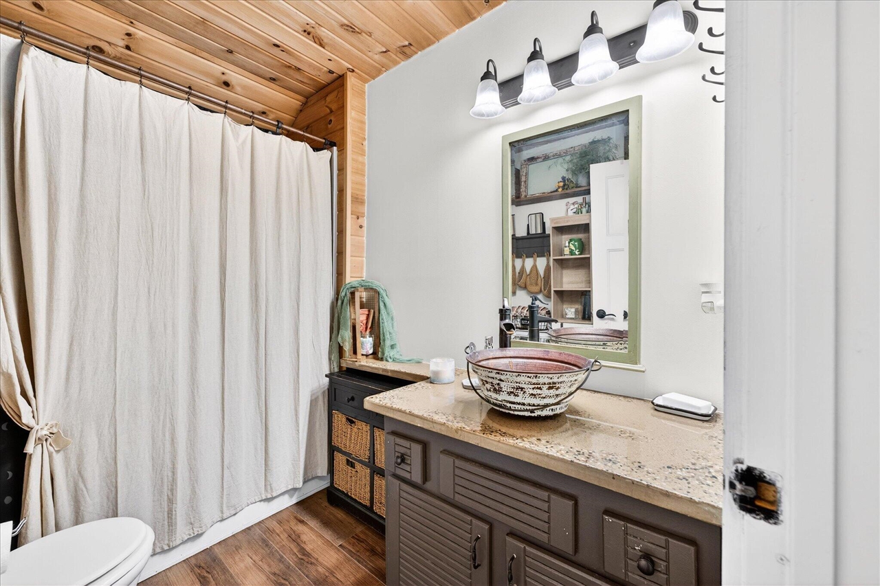 3457 138th Avenue, Hamilton, MI, 49419-9556