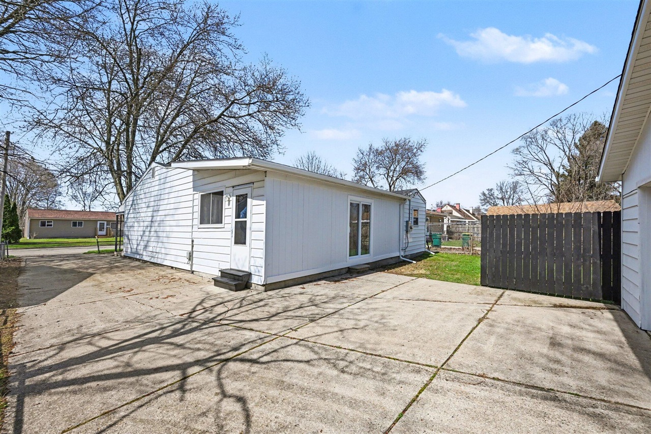 1140 Redleaf Lane, Ypsilanti, MI, 48198-3153